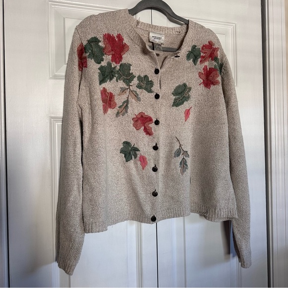 Vintage Monterey Embroidered Leaf Cardigan with buttons - Picture 11 of 15
